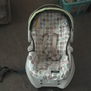 Newborn carseat very good condition